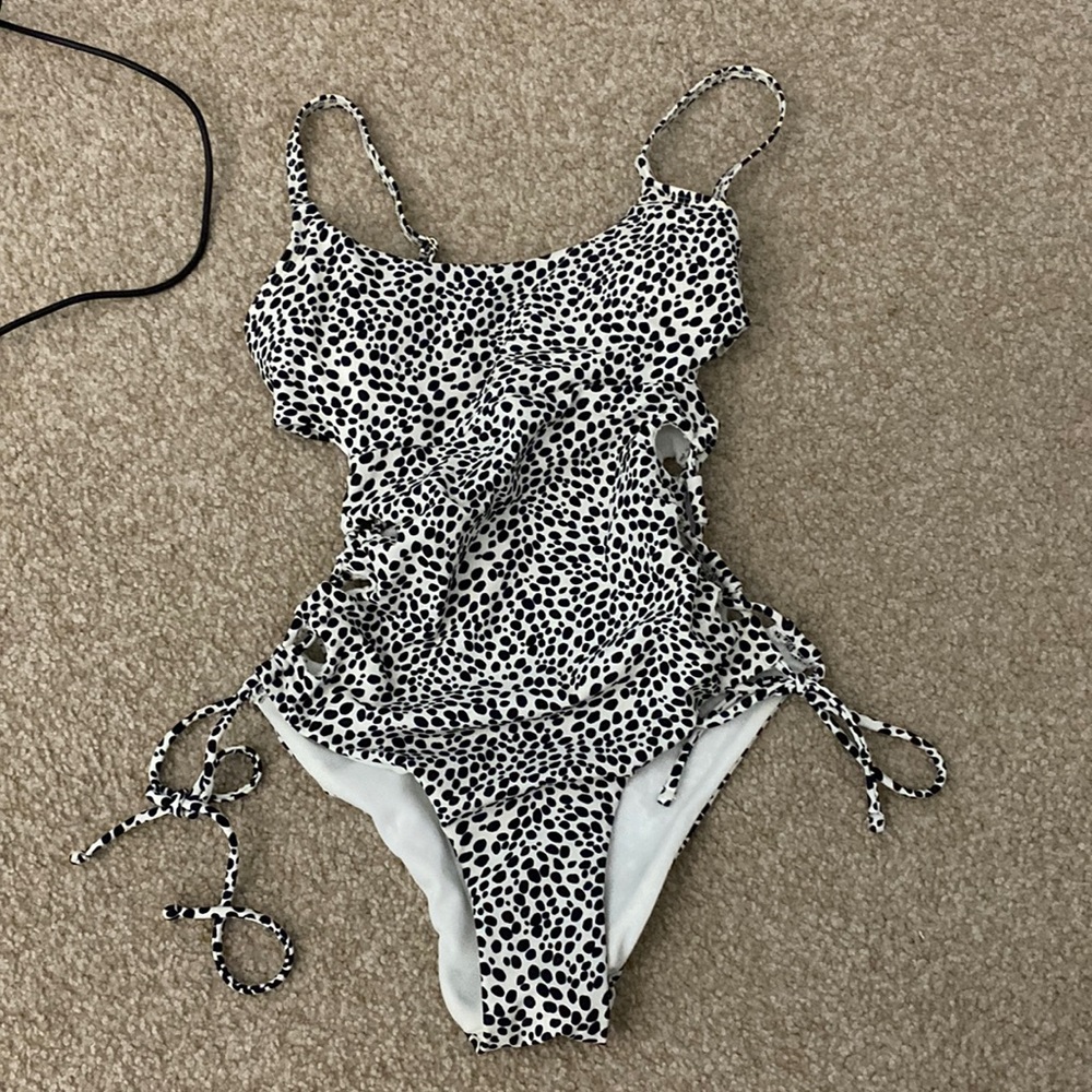 one price bathing suit (NEVER WORN)